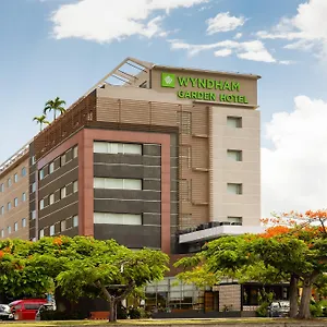 https://lq-hotel-by-la-quinta-cancun-77500.quintano-roohotels.com